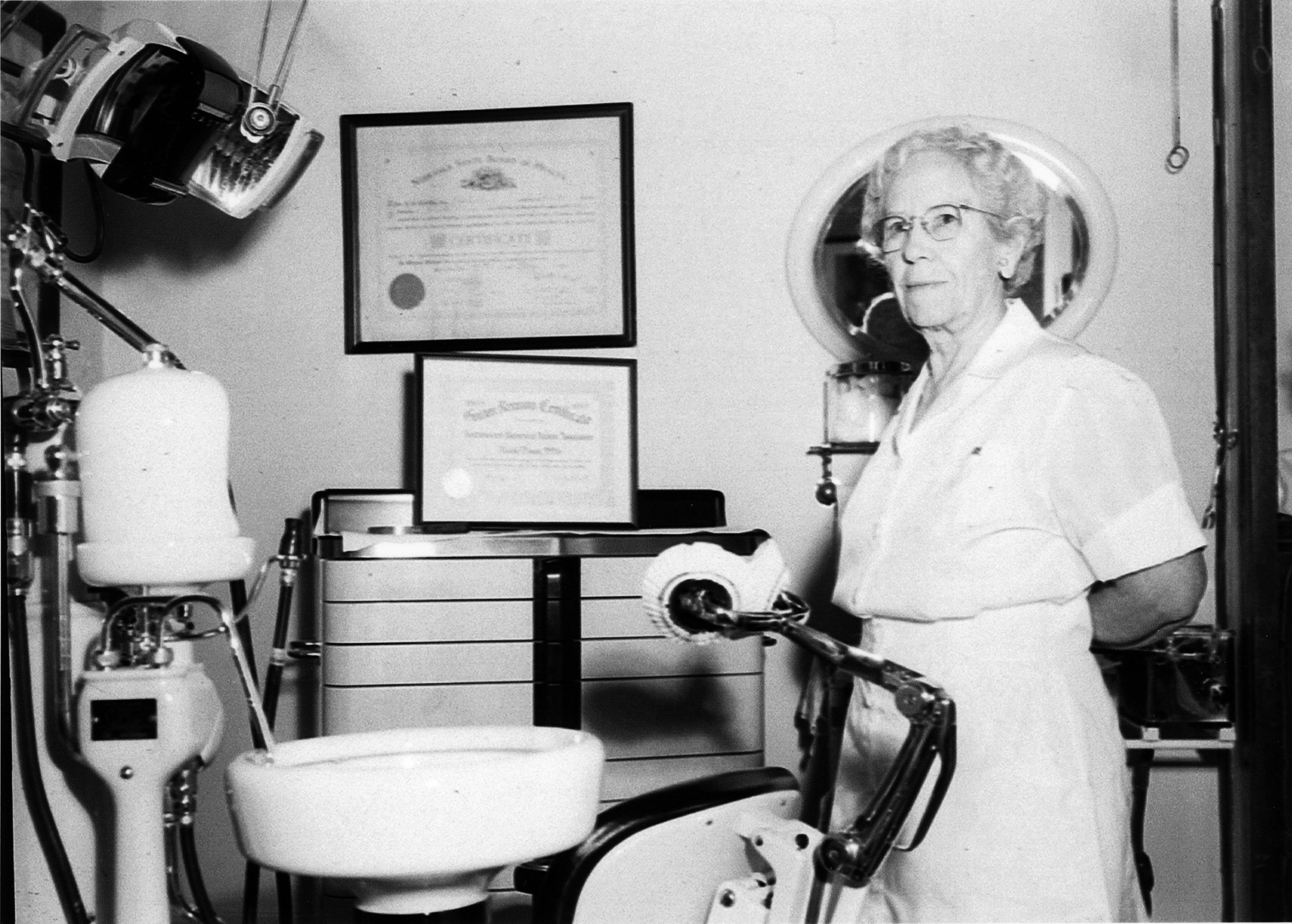 Mabel Dixon at her dental practice. Courtesy of Adams County Historical Society.