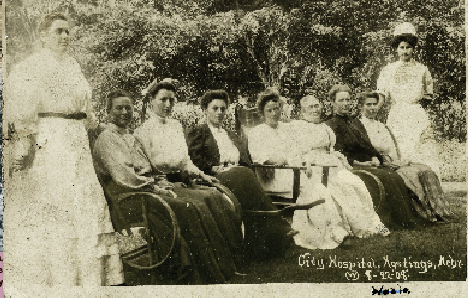 Dr. Robinson with nurses and patients at City Hospital, 1908. Courtesy of Adams County Historical Society.